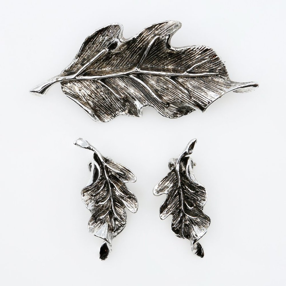 Vintage Tara Antiqued Silver Toned Leaves Brooch and Clip-On Earrings‎ Set 1960s